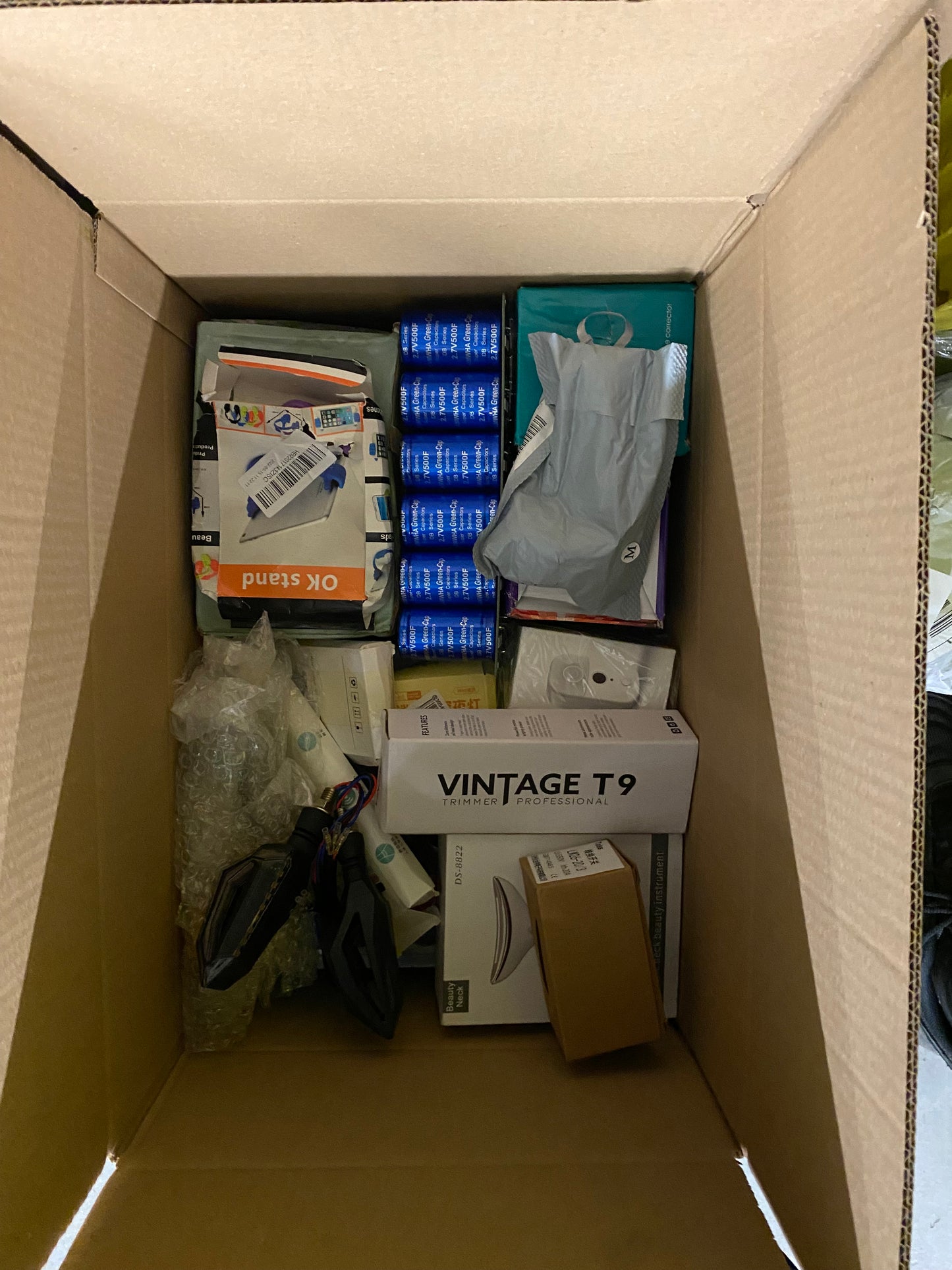 Amazon Electronics Mystery Box | Electronic | Gadget | Toys| Multi Media | 20 Items
