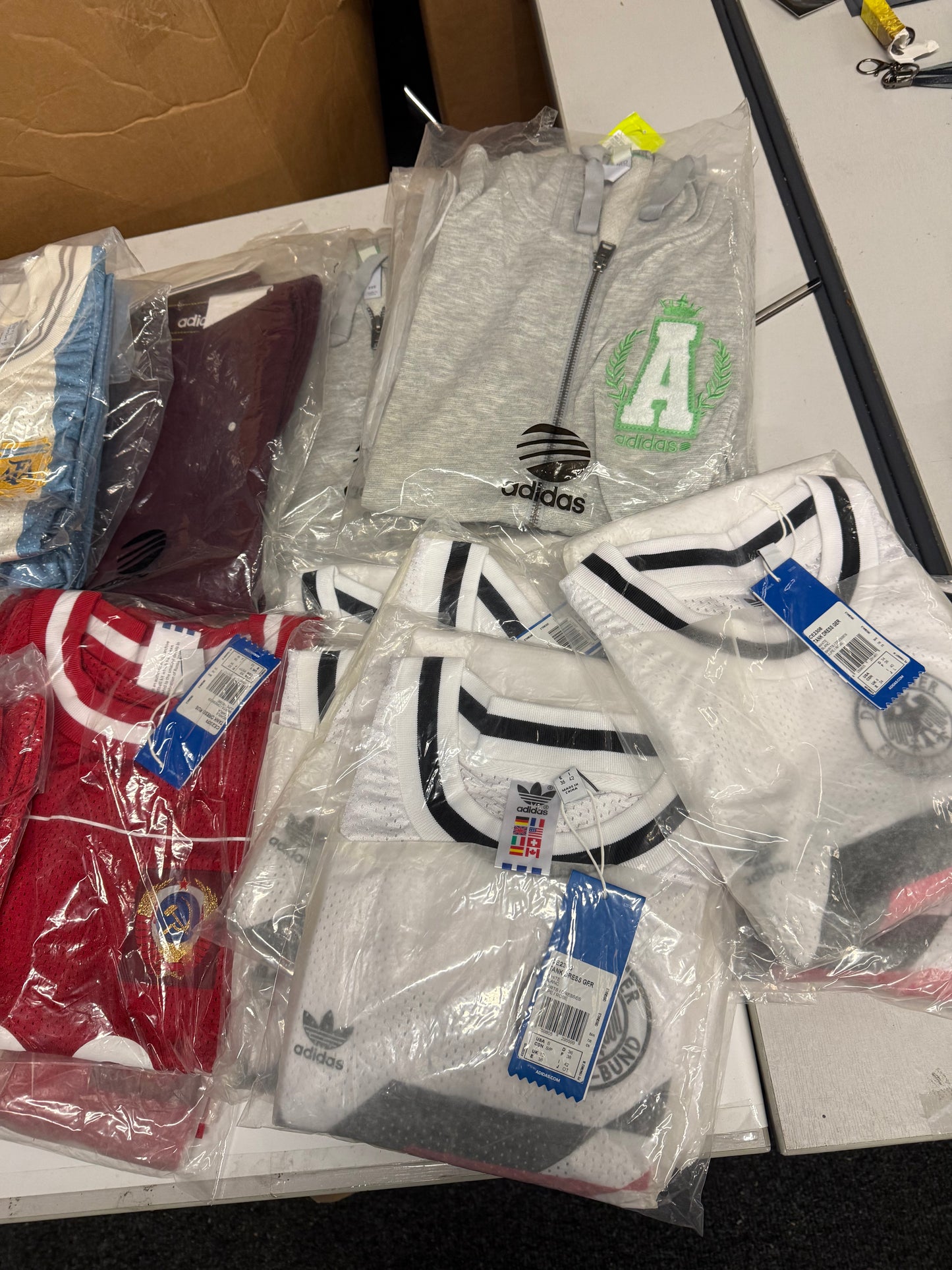 Joblot Adidas Clothing items - 20pcs Bundle Mix