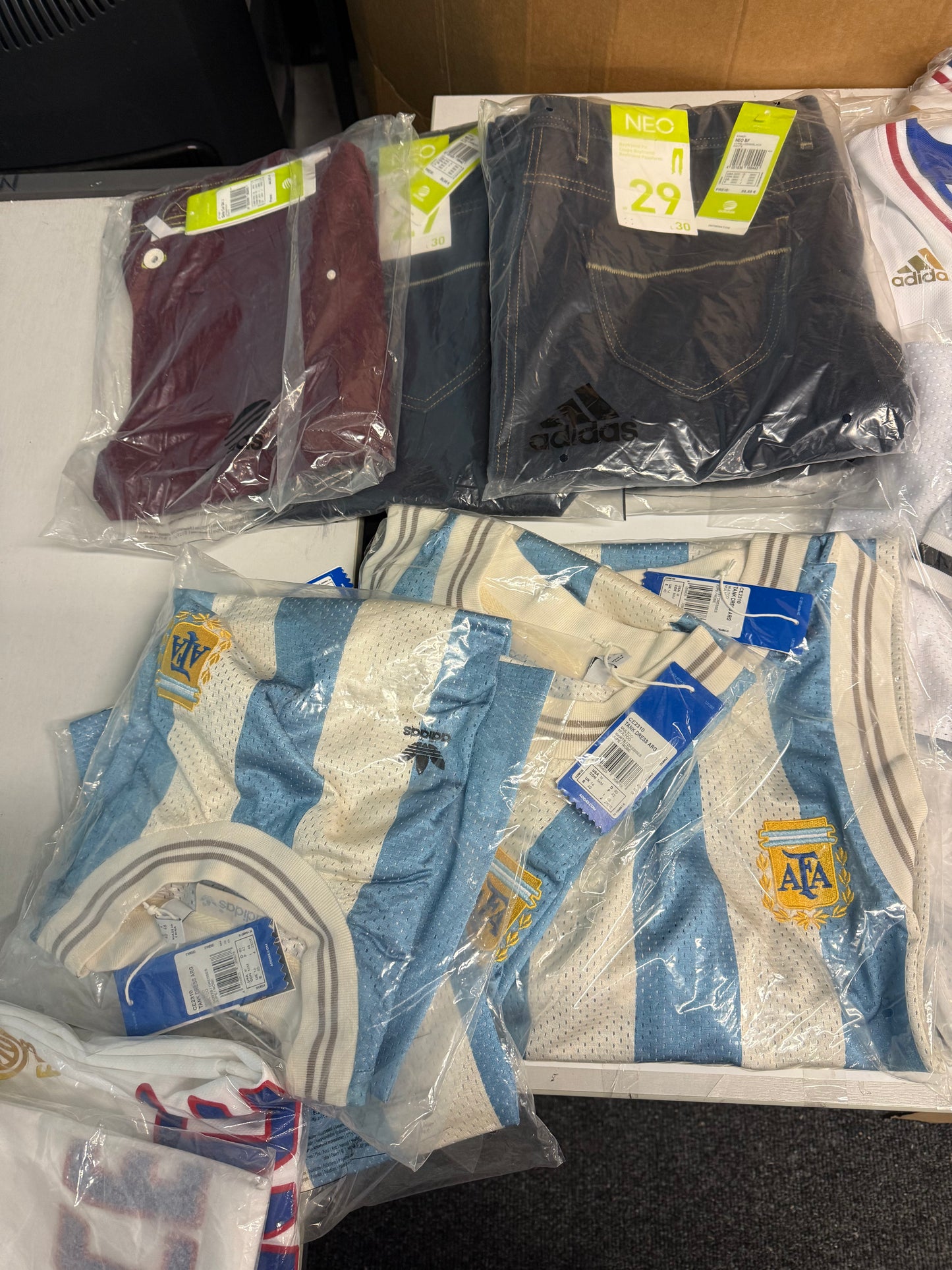 Joblot Adidas Clothing items - 20pcs Bundle Mix