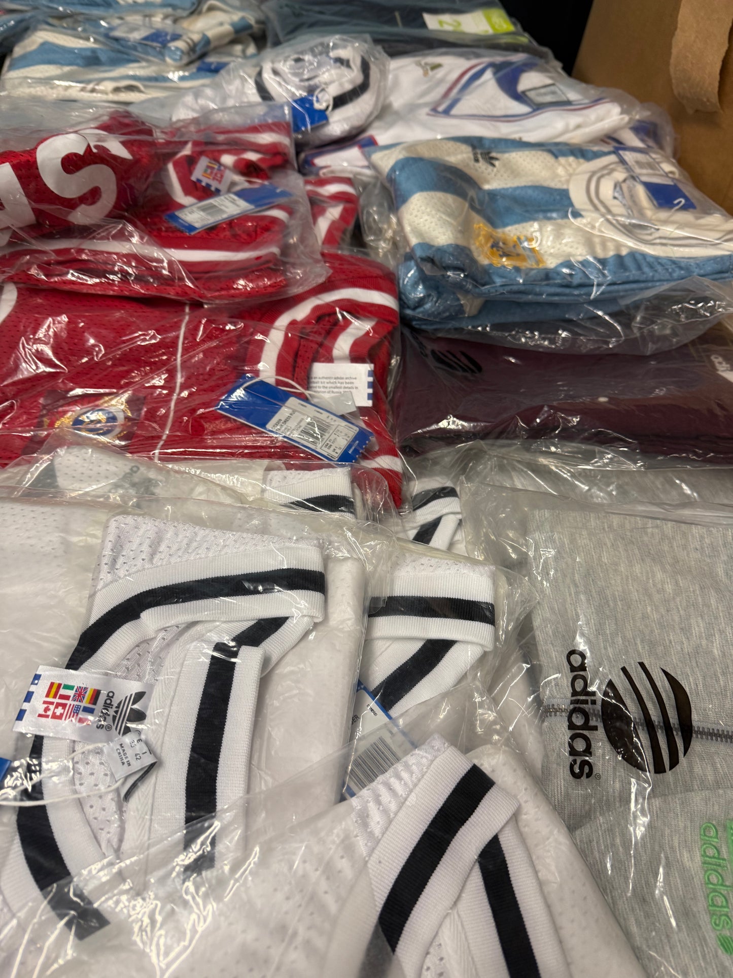 Joblot Adidas Clothing items - 20pcs Bundle Mix