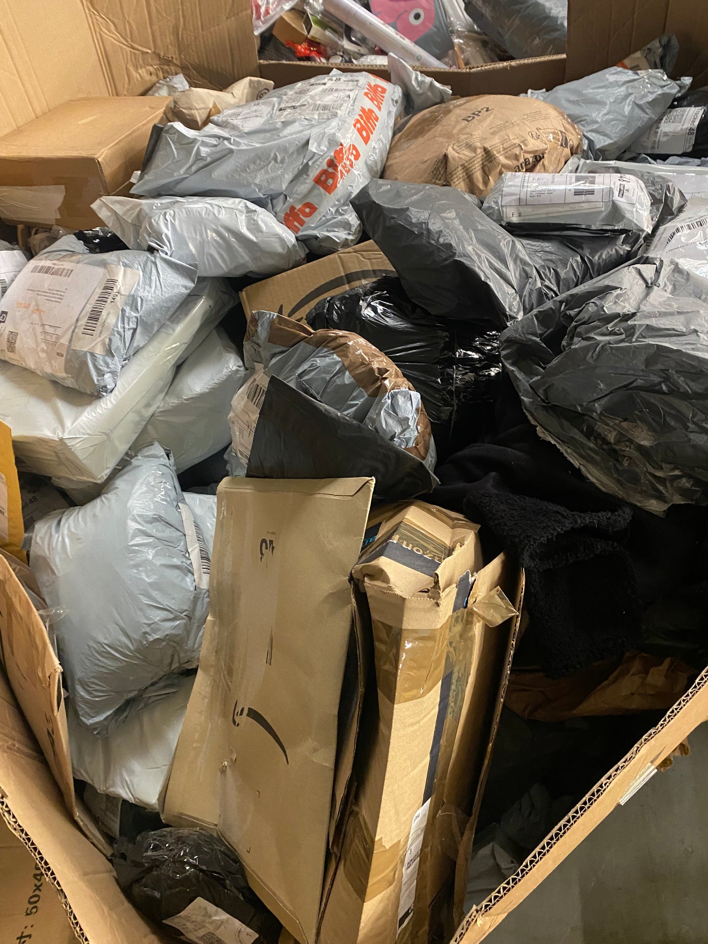 Royal Mail Undelivered Parcels |Customer Returns - Joblot