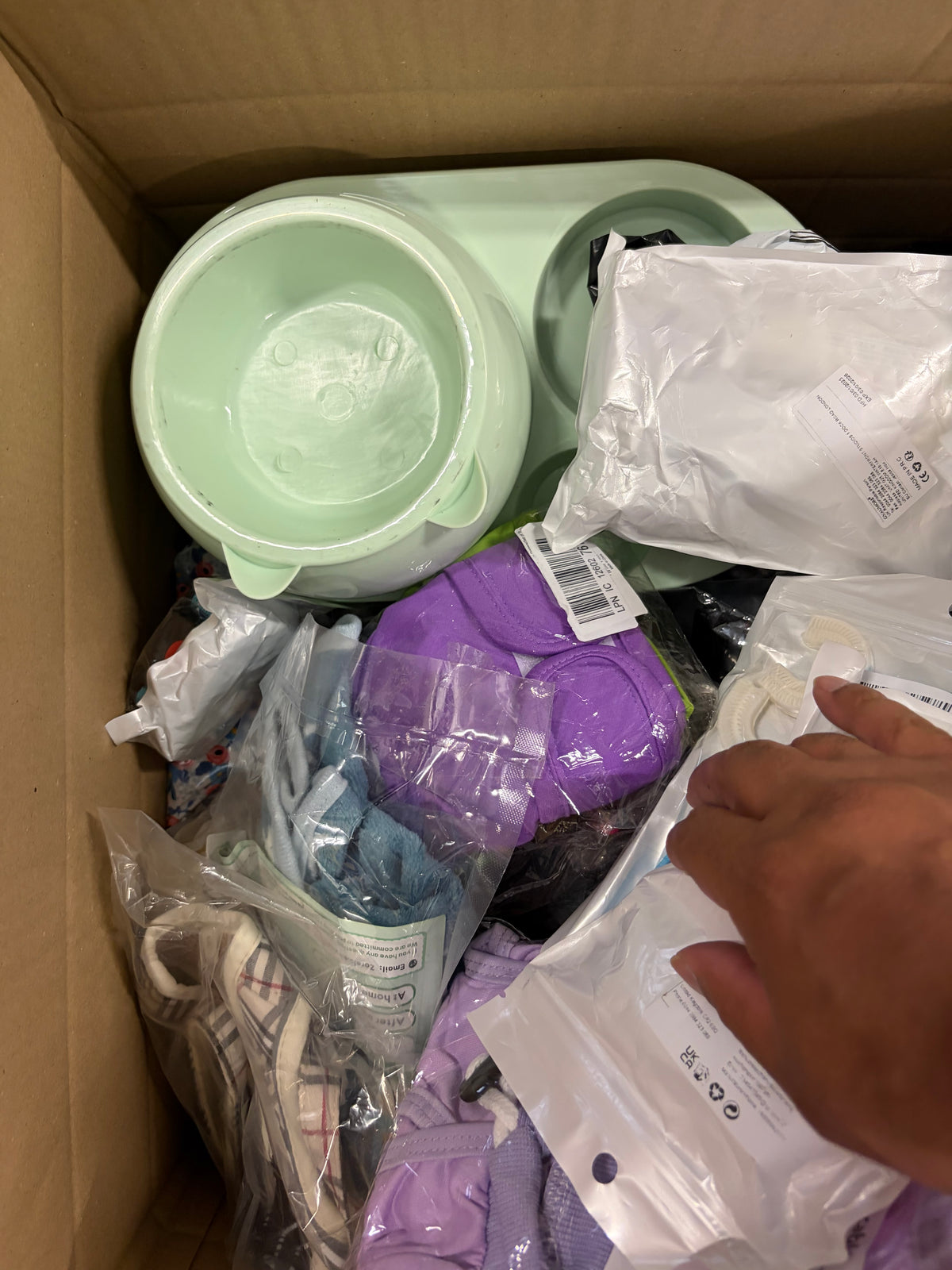 Pet Supplies & Accessories Box | 15KG