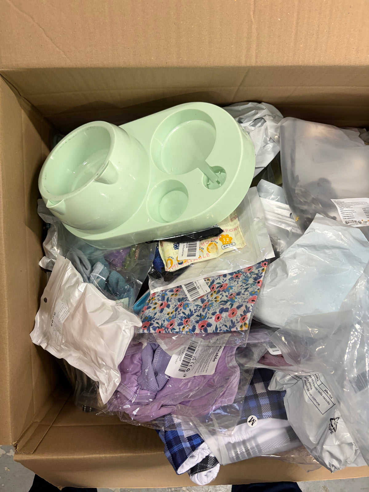 Pet Supplies & Accessories Box | 15KG